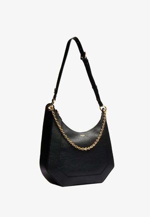 Sac à bandoulière en cuir noir avec sangle ajustable, détail chaîne en or et logo discret en relief sur le devant.