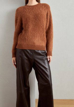 Stickad tröja - brown