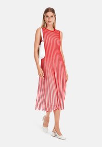 Marc Cain Strickkleid - flame red