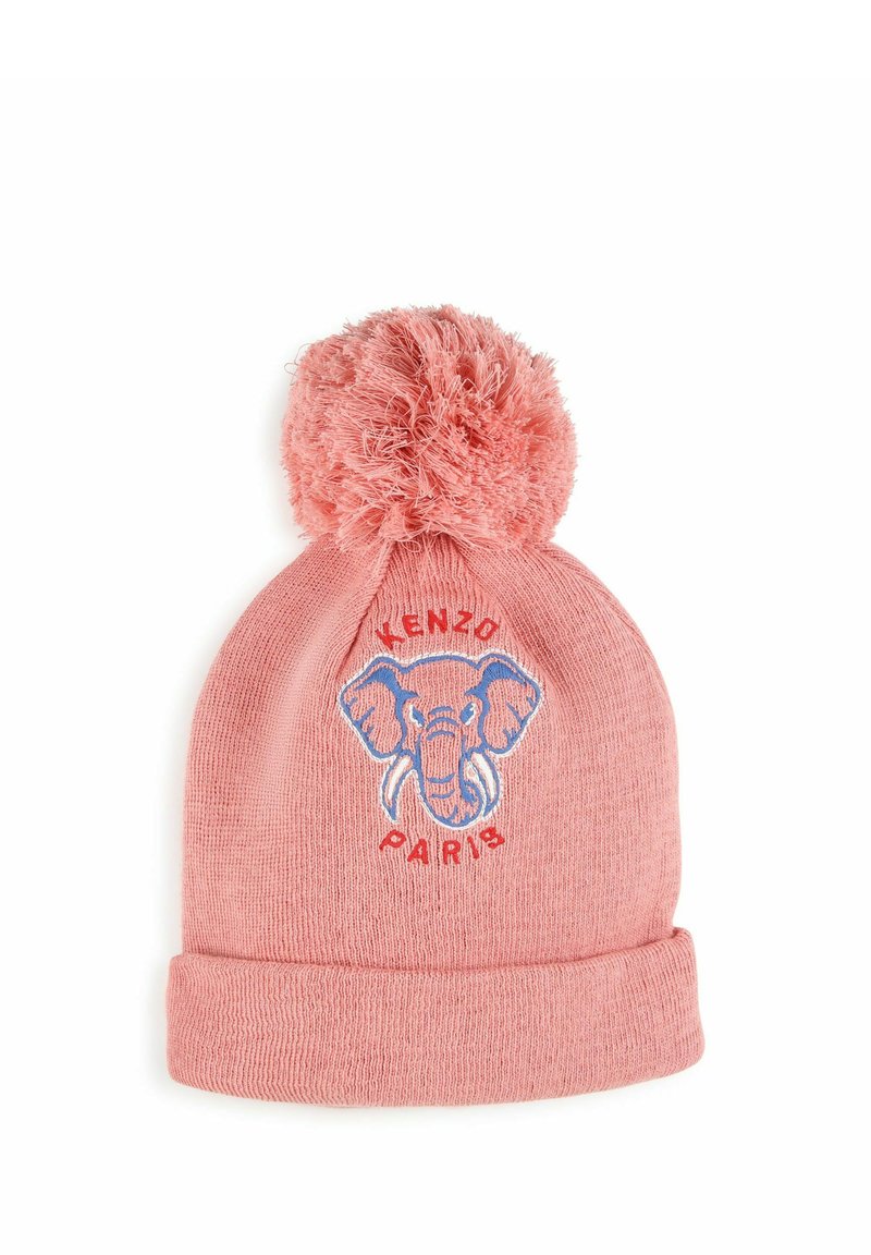 Bonnet en tricot rose avec une finition texturée, doté d'un pompon en fourrure sur le dessus et d'un design brodé d'éléphant avec "KENZO PARIS" en dessous.