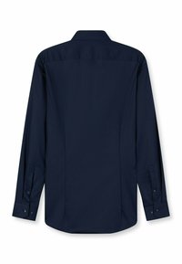 Navyblaues Langarmhemd für Männer mit geknöpften Manschetten, von hinten auf einem weißen Hintergrund gezeigt.