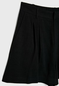 Stradivarius Short - black