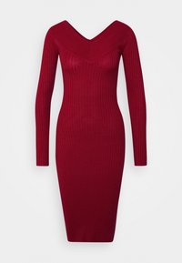 Robe à manches longues côtelée en rouge profond. Présente un décolleté en V plongeant et une silhouette ajustée, fabriquée en tissu tricoté extensible pour le confort.