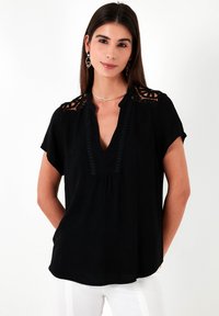 Unselected, black