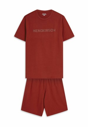 Czerwony bawełniany zestaw piżamowy z krótkim rękawem, zawierający koszulkę z napisem "HENDERSON" w jasnoszarym kolorze oraz dopasowane szorty z elastycznym pasem.