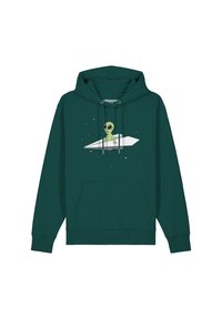 Groene sweatshirt met een voorkeurszak, featuring een afbeelding van een alien in een witte papieren vliegtuig tegen een sterrenachtige achtergrond.