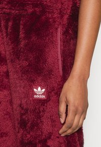 adidas Originals Träningsbyxor - bordeaux