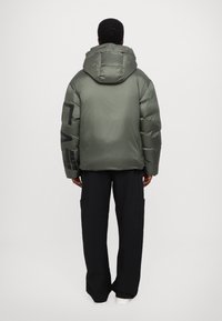 EA7 Emporio Armani GIUBBOTTO - Zimná bunda - beetle