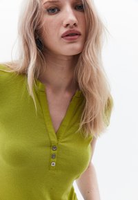 OXXO T-shirts basic - golden lime