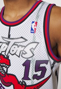 Mitchell & Ness NBA TORONTO RAPTORSVINCE CARTER SWINGMAN - Equipación de clubes - white/white