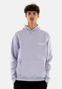 Felpa con cappuccio lavanda in morbido tessuto con tasca frontale. Presenta il logo "PROJECT X PAR" in bianco. Vestibilità comoda con orlo e polsini a costine.