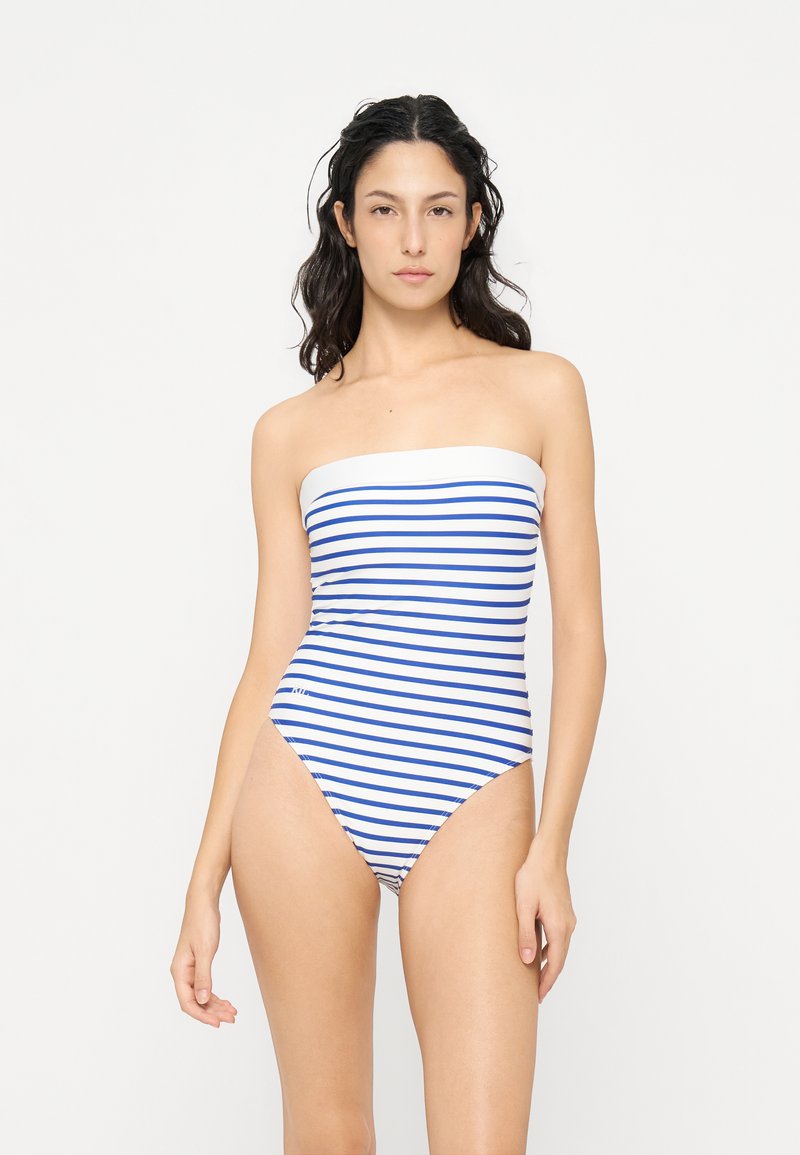 Traje de baño