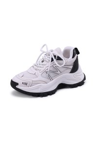 Sneaker bianco in rete con suola in gomma nera, punta rotonda, chiusura con lacci e accenti laterali in contrasto. Leggero con suola intermedia ammortizzata.