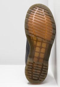 Dr. Martens Bottines à lacets - black