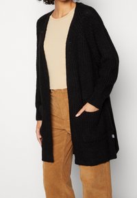 More & More Strickjacke - black