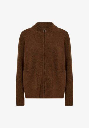 Brūns adīts kardigāns ar augstu apkakli, priekšējo rāvējslēdzēju un divām priekšējām kabatām. Mīksta tekstūra un brīva forma.