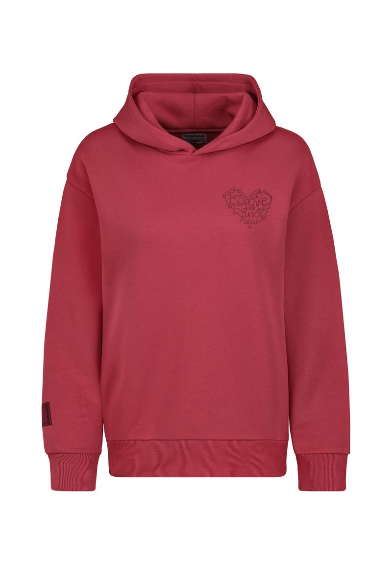 Roter Kapuzenpullover aus weichem Material, mit großer Kapuze, langen Ärmeln und einem herzförmigen Grafikdesign mit Text auf der linken Brustseite.