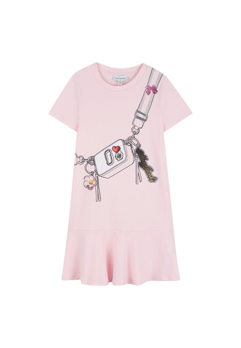 Ροζ βαμβακερό φόρεμα με κοντά μανίκια, φαρδιά κάτω όψη και ένα γραφικό που απεικονίζει μια τσάντα με διακοσμητικά γούρια και σχέδιο λουριού.