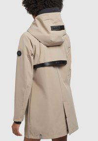 khujo IZAF - Veekindel jope - beige
