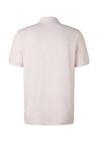 Polo skjorte i lys pink, lavet af glat stof. Har en klassisk krave og korte ærmer med en lige kant. Ingen synlige logoer.