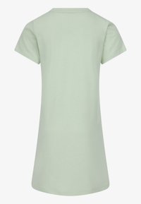 Világoszöld, pamut t-shirt ruha rövid ujjakkal, kerek nyakkal és egyenes szabással, sima textúrával és egyszerű dizájnnal.