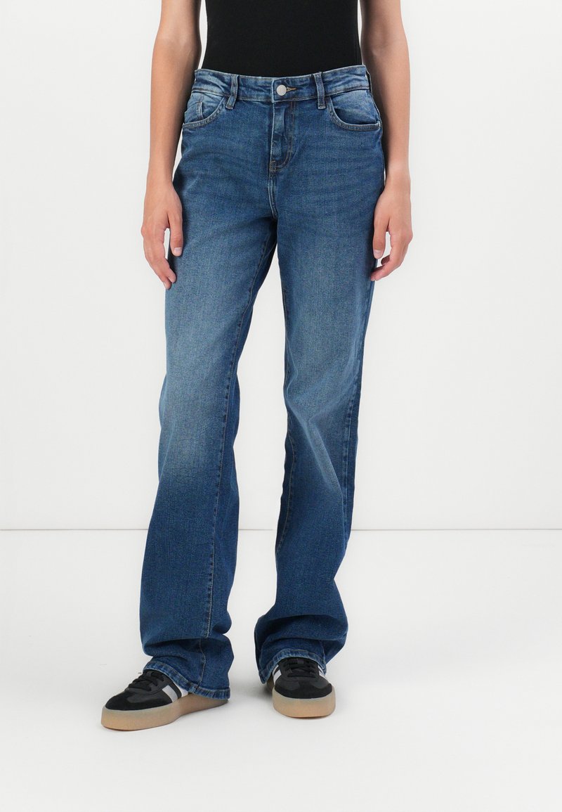 Noisy May - NMYOLANDA WIDE - Relaxed fit jeans - medium blue denim, Vergroten