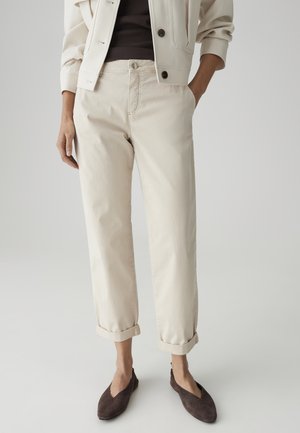 OPUS PANTS, MID RISE ANKLE RELAXED FIT - Chino - soft oat