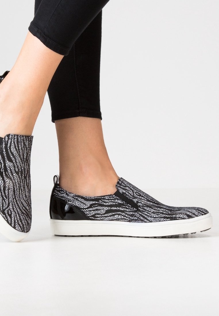 Tamaris Loaferit/pistokkaat - black