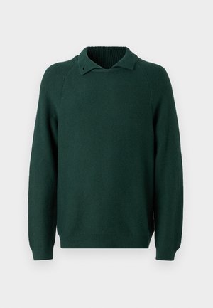 Pull en tricot vert foncé avec un col, des poignets côtelés et une texture douce. Il présente des manches raglan et une coupe décontractée.