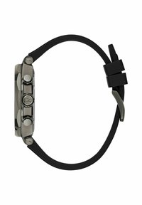 Czarny zegarek na silikonowym pasku z metalową kopertą, z trzema przyciskami i standardową klamrą. Koperta ma gładkie, błyszczące wykończenie.