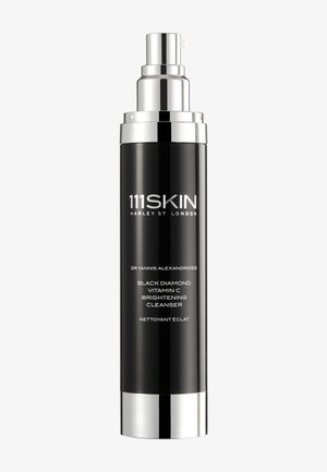 Sort og sølv pumpeflaske mærket 111SKIN Black Diamond Vitamin C Brightening Cleanser af Dr. Yannis Alexandrides.