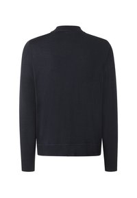 Mörk marinblå stickad tröja med ribbad rund hals, långa ärmar och en något figurnära passform. Slät textur utan synliga mönster eller detaljer.