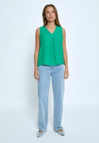 Desires Pusero - ming green