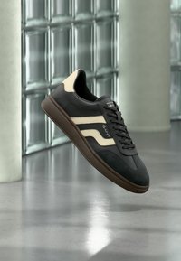 Δεν επιλέχθηκε, black