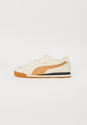 Trainers - off-white