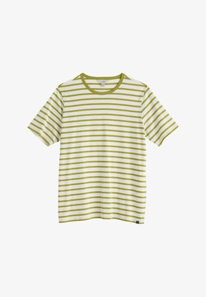 Puuvillane T-särk, millel on õhukesed, horisontaalsed oliivrohelised ja koorevärvi triibud, ümar kaelus ja lühikesed varrukad. Väike sildiga aktsent haardes.