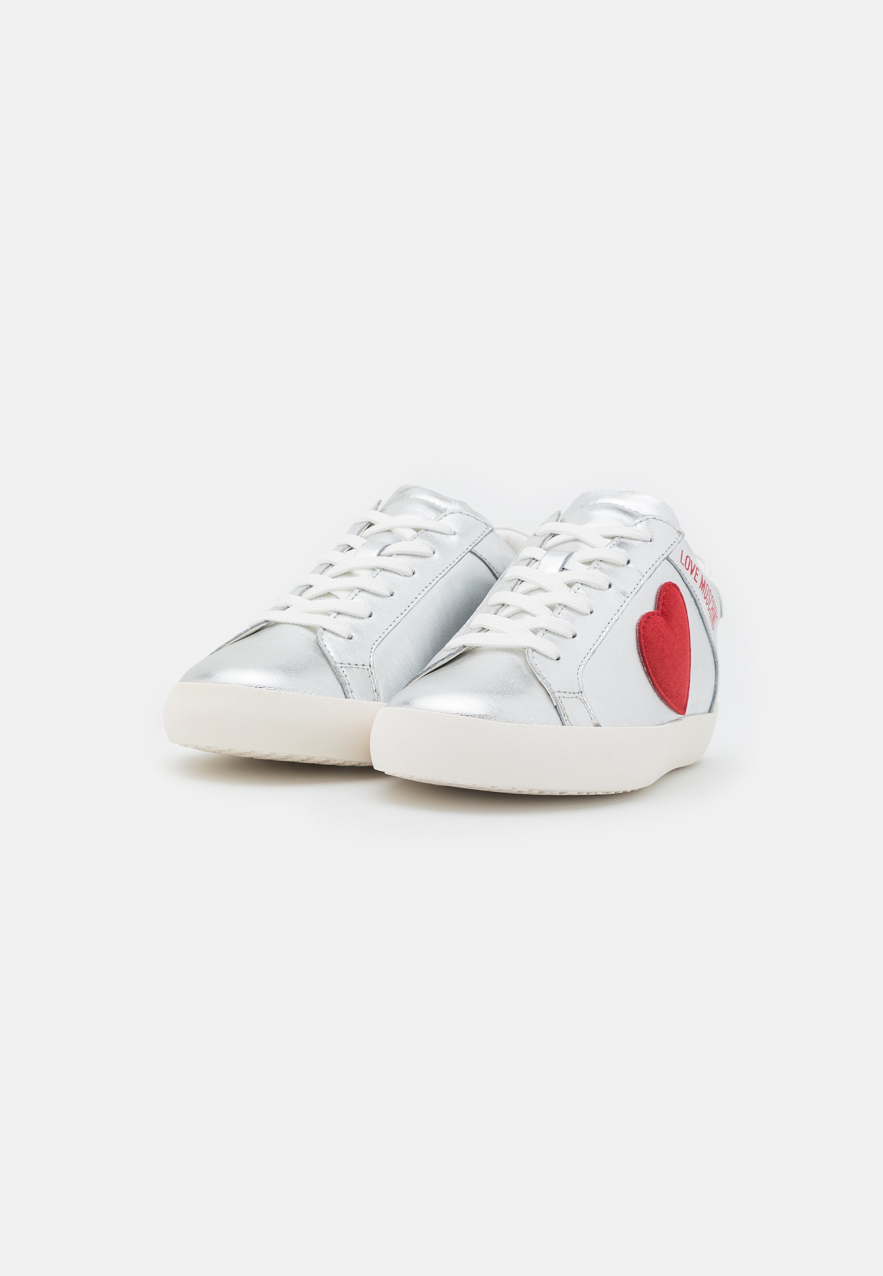 moschino trainers silver