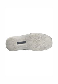 Suola di scarpe in gomma con un motivo testurizzato e scanalature per una migliore aderenza. Colore grigio con una leggera lucentezza e un'etichetta rettangolare al centro.