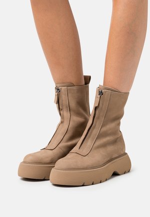 Kennel + Schmenger DASH - Botas de tornozelo com plataforma - camel