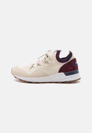 Trainers - off-white