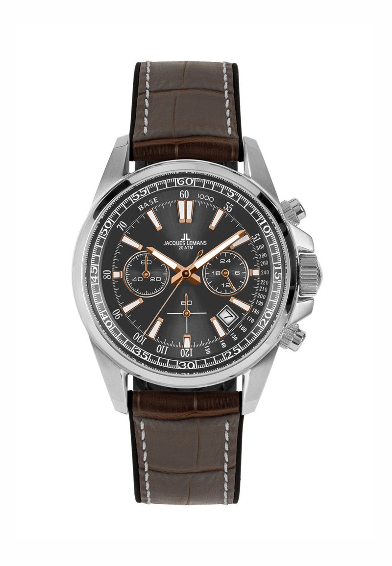 Orologio cronografo con quadrante nero, cassa in acciaio inossidabile argentato, cinturino in pelle marrone e cuciture bianche. Presenta tre sottomisure e una finestra per la data.