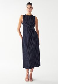 WILLA CAIRA - Kasdienė suknelė - navy stripe