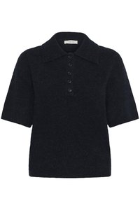 Schwarzes, flauschiges Poloshirt mit kurzen Ärmeln, weitem Kragen und sechs Knöpfen in der vorderen Mitte.