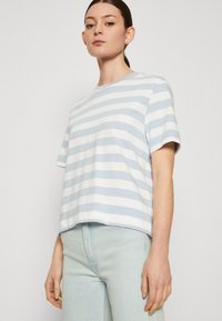 Selected Femme SLFESSENTIAL TEE - Apdrukāts T-krekls - light blue