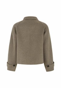 Lühendatud pruunast villasegust jakk, millel on sisselõigatud krae, raglaanvarrukad ja nööpidega varrukasääred, millel on tekstuuriga pind ja ühevärviline toon.