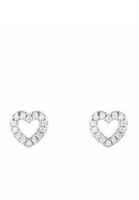 Silverhjärtade örhängen med en central utskärning, prydda med klara cubic zirconia-stenar längs kanterna för extra glans.