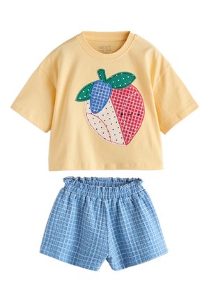 Next, REGULAR FIT SET   - Shorts - yellow strawberry