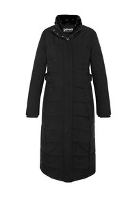Długa czarna kurtka puchowa z wysokim kołnierzem, bocznymi kieszeniami oraz teksturowaną tkaniną. Projekt obejmuje zapięcie na guziki z przodu oraz pasek w talii.