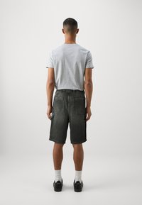 Diesel LIVERY - Jeansshorts - black denim