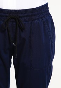 QS Tygbyxor - blue denim